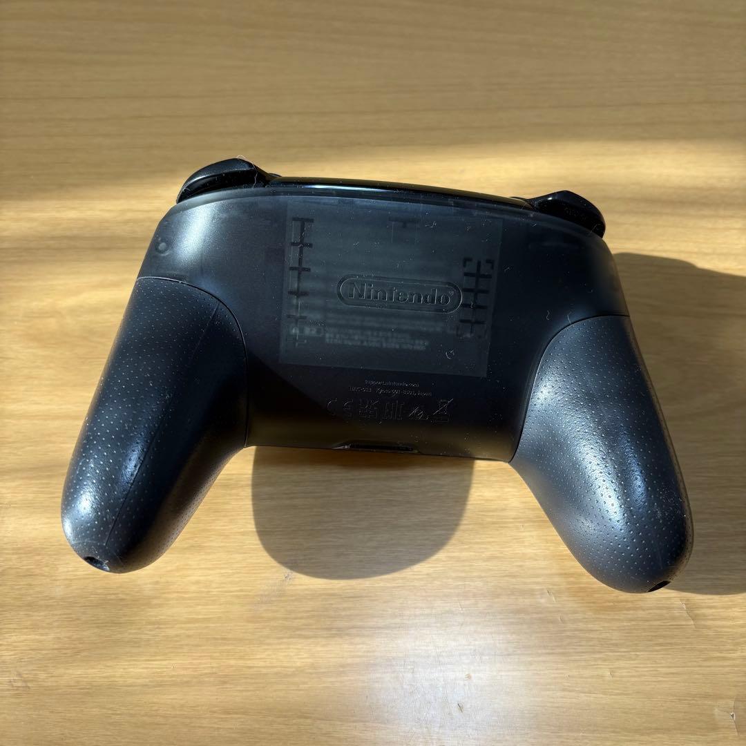 任天堂　Nintendo Switch 本体　コントローラー