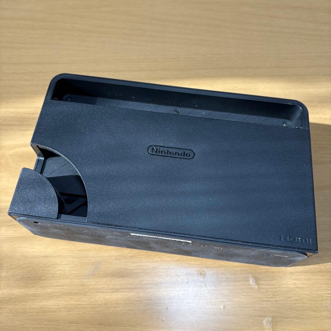 任天堂　Nintendo Switch 本体　コントローラー
