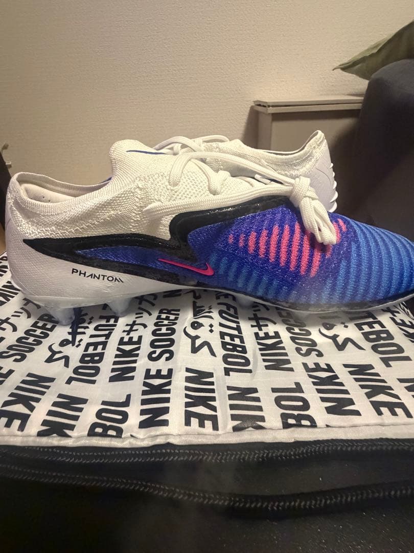 サッカーを辞め、使うことがないため売ります。 よろしくお願い致します。