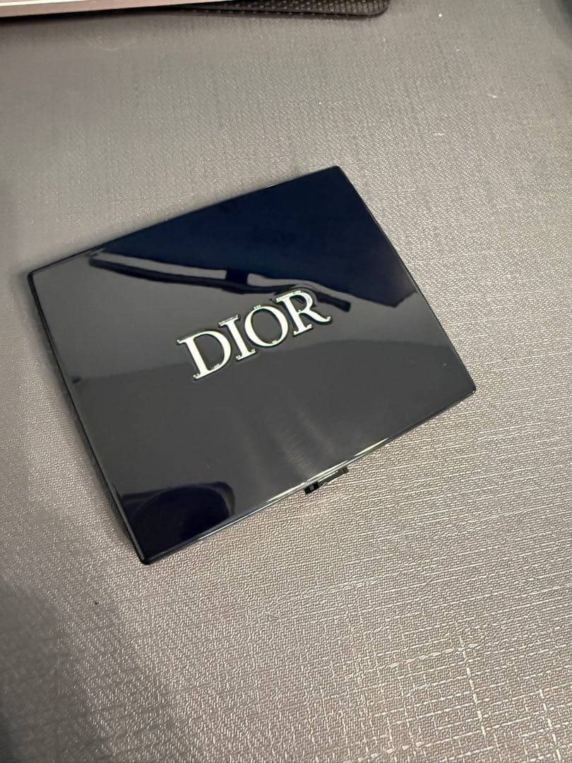 Dior アイシャドウ　サンク　クルール　865 ピンク　ロリポップ
