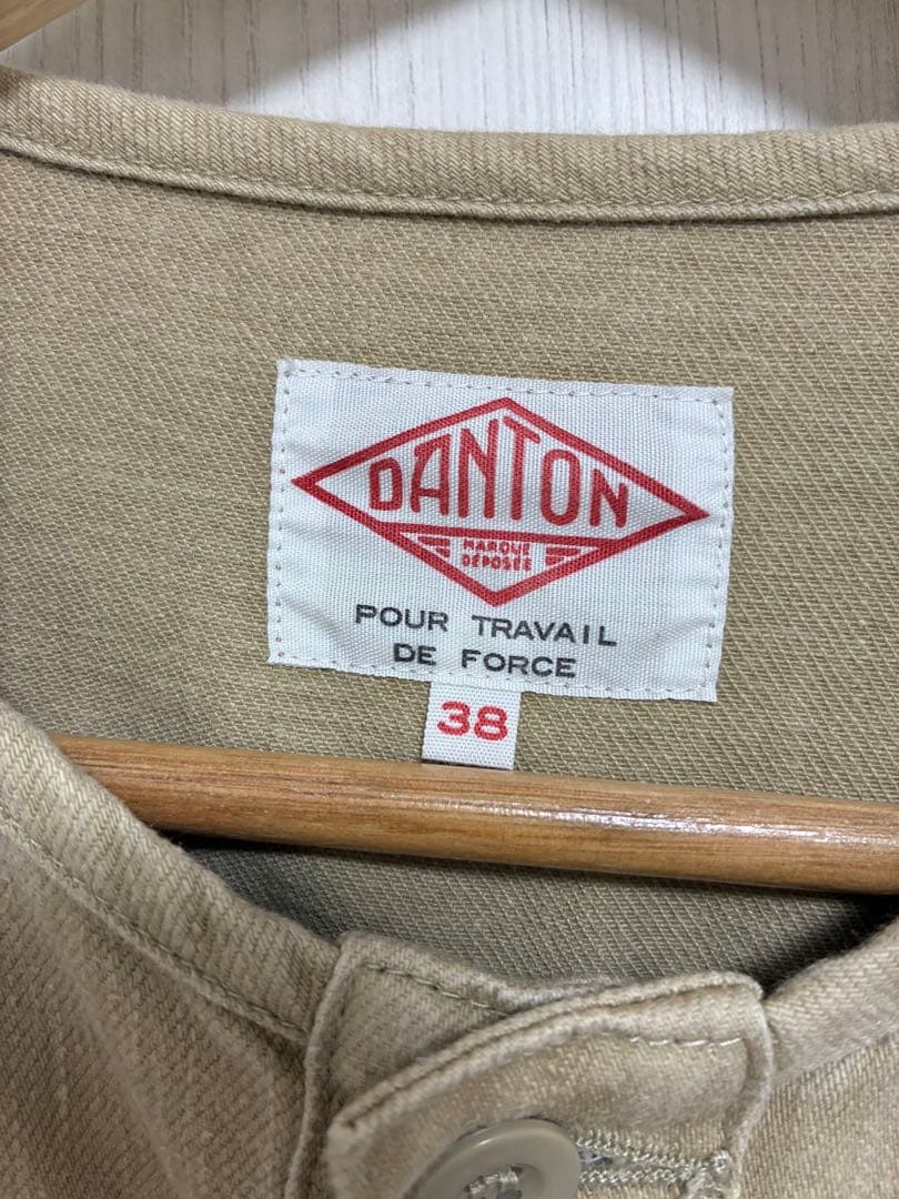 DANTON 日本製ノーカラージャケット　ベージュ Lサイズレディース