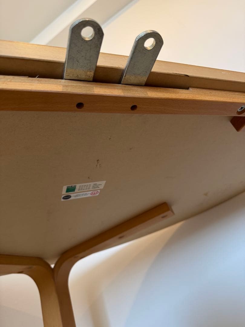 Magnus Olesen Half round table テーブル