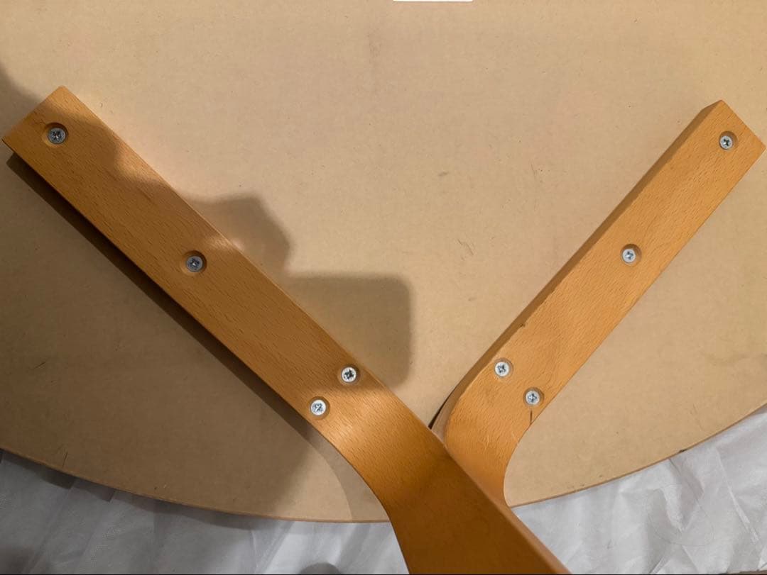 Magnus Olesen Half round table テーブル