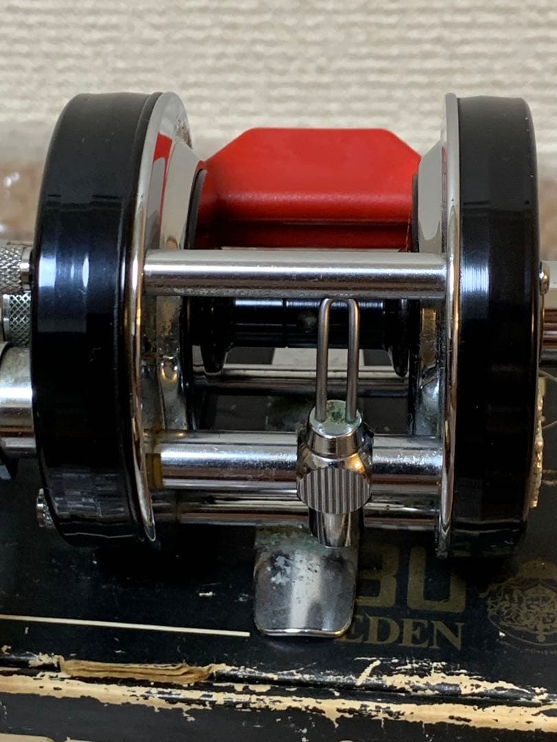 ABUアンバサダー5600C赤ベロ未使用品