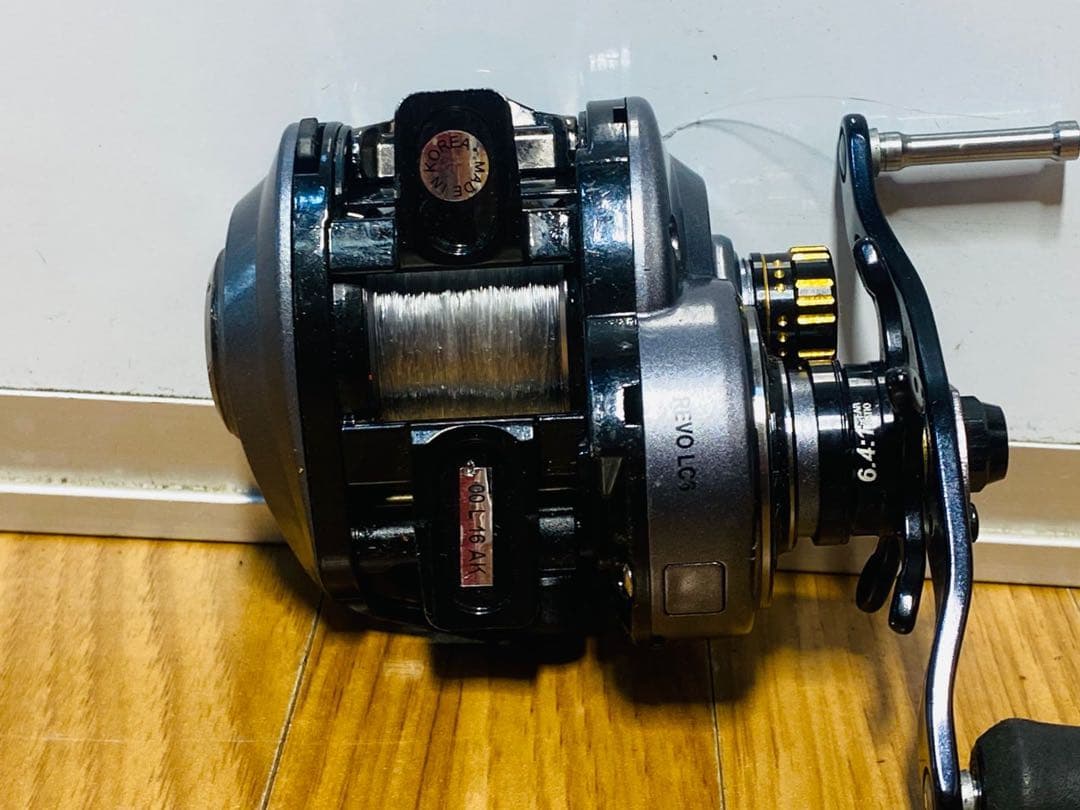 REVO LC ベイトリール 右ハンドル