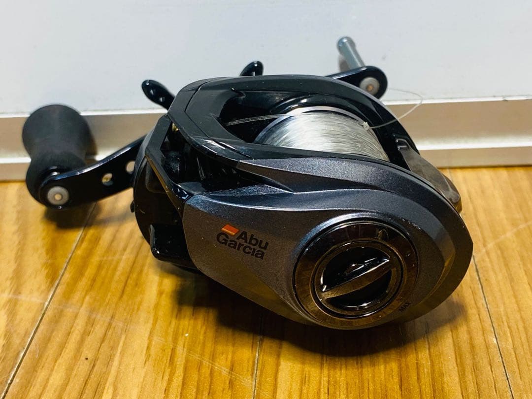 REVO LC ベイトリール 右ハンドル