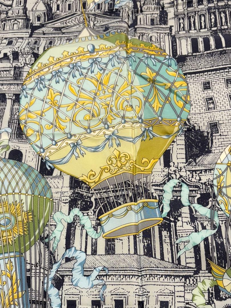 新品タグ付☆ディオール　ストール 気球柄大判スカーフ　トロッター ロゴ　美品