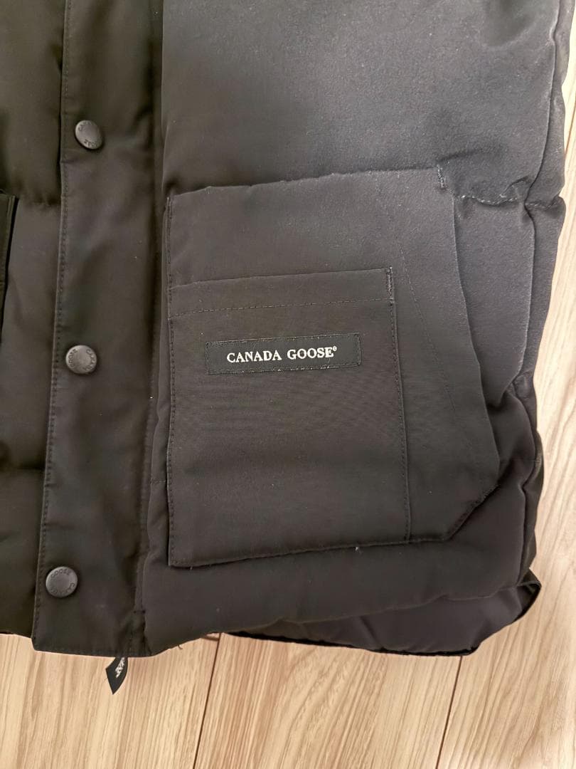 カナダグース ダウンベスト 黒 本物 M〜L相当  