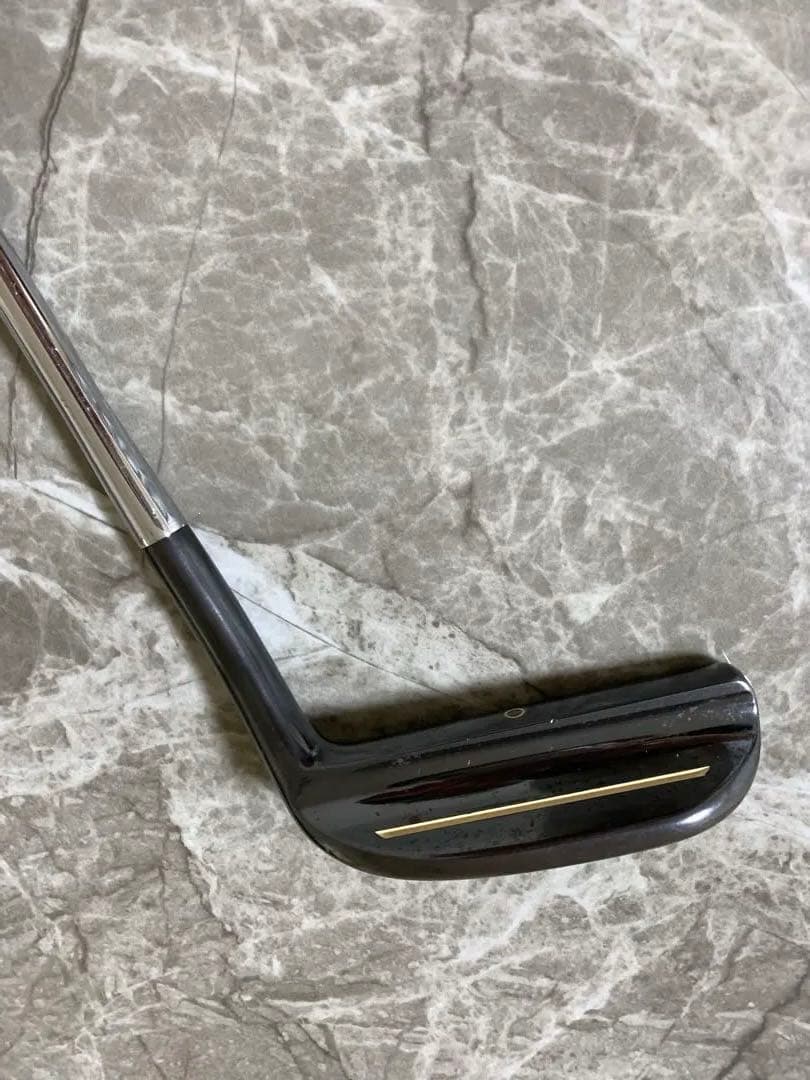 Scotty Cameronナパ　限定パター　グレープ刺繍のカバー付き