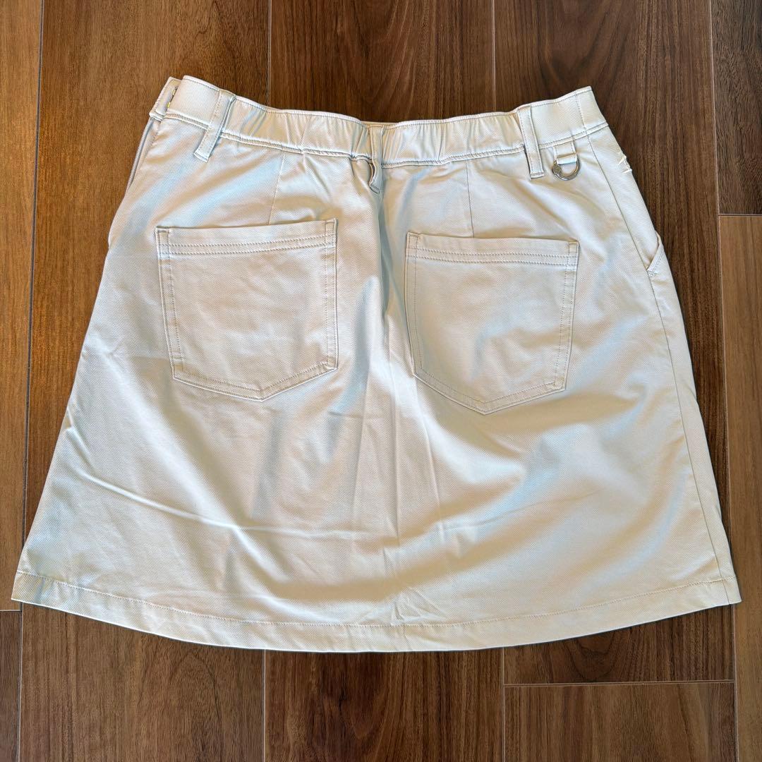 1回のみ使用　マンシングウェア　レディース　ボタン付きサイドスカート Mサイズ