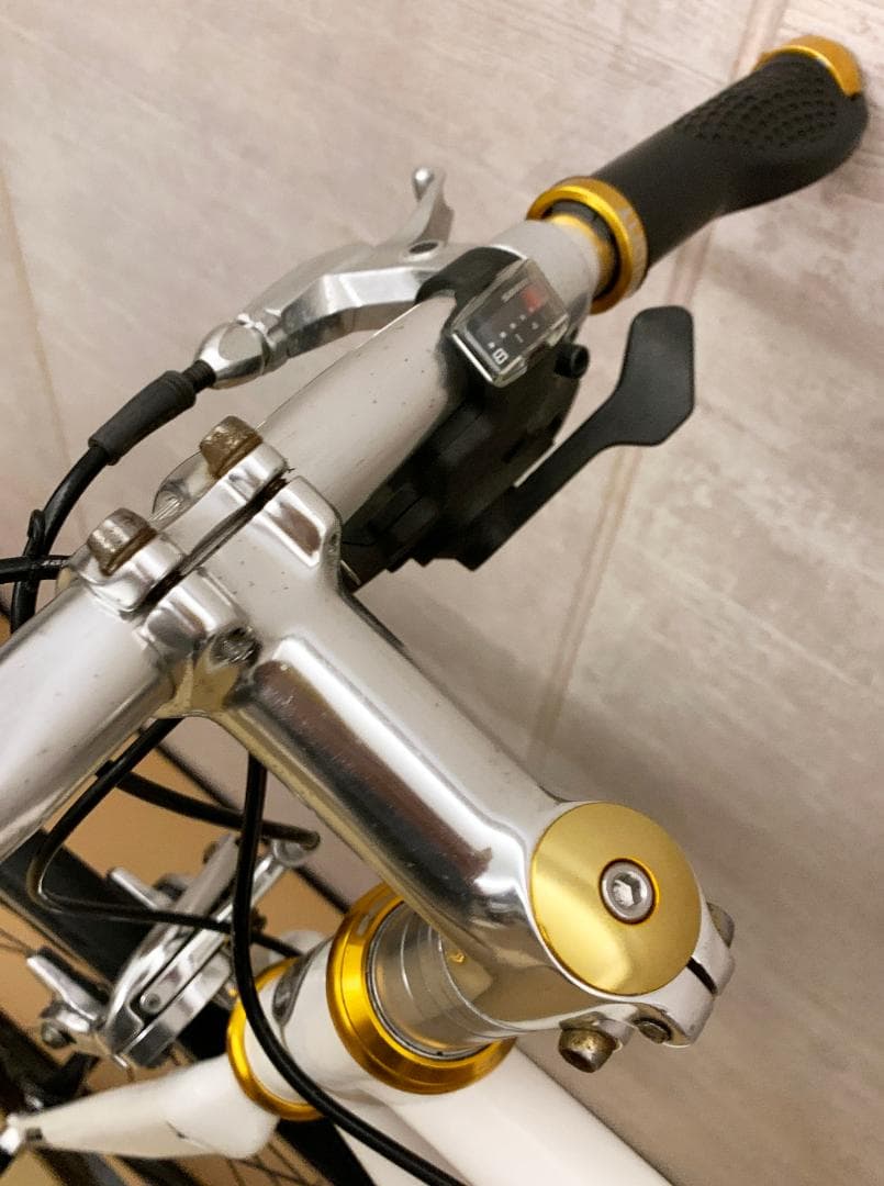 【送料込み】GIANT Tradist S510 ホワイト クロスバイク