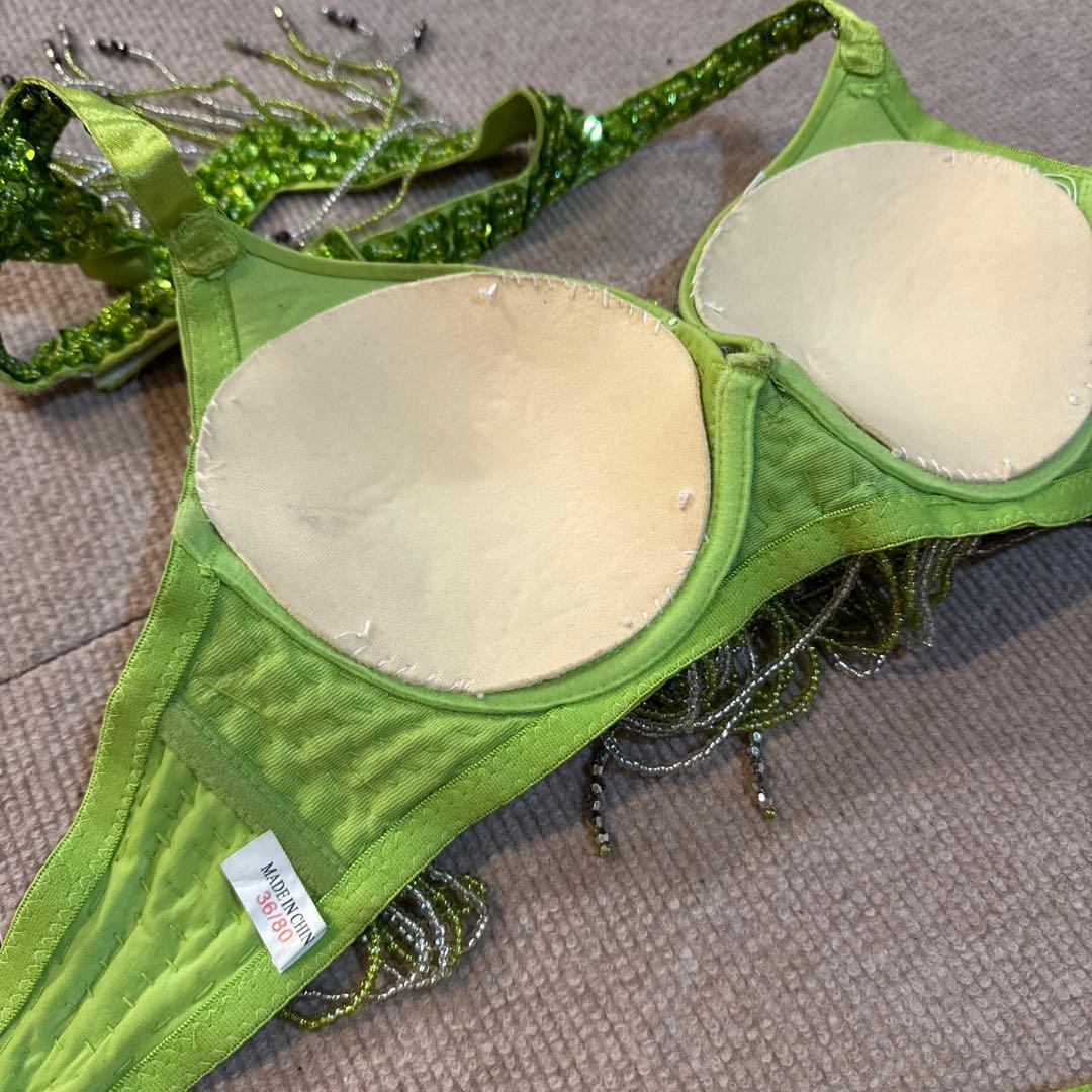 ベリーダンス 3点セットアップ 緑色 ビーズ装飾