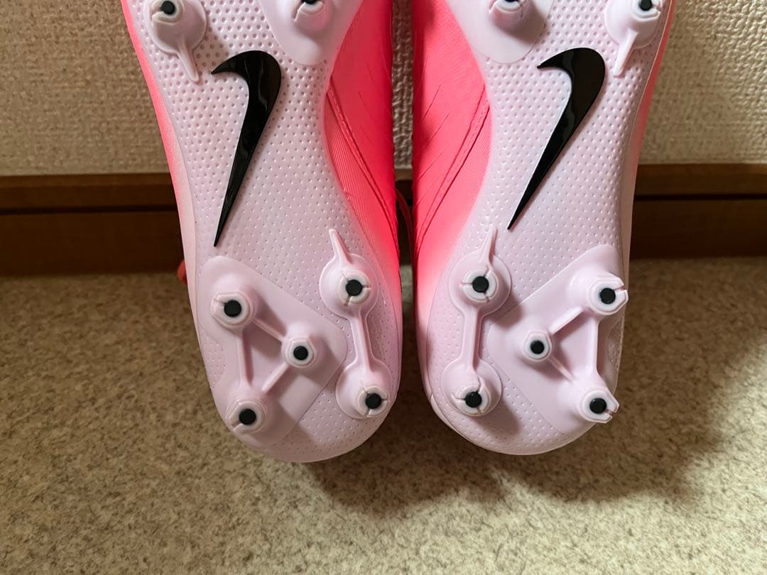 ☆新品☆ 未使用 NIKE サッカースパイク 25センチ ピンク