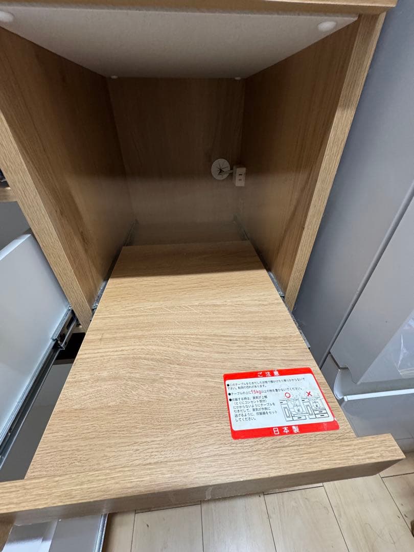 引取限定の方のみ7000円！収納キャビネット ガラス扉付き〔発送費込みです）