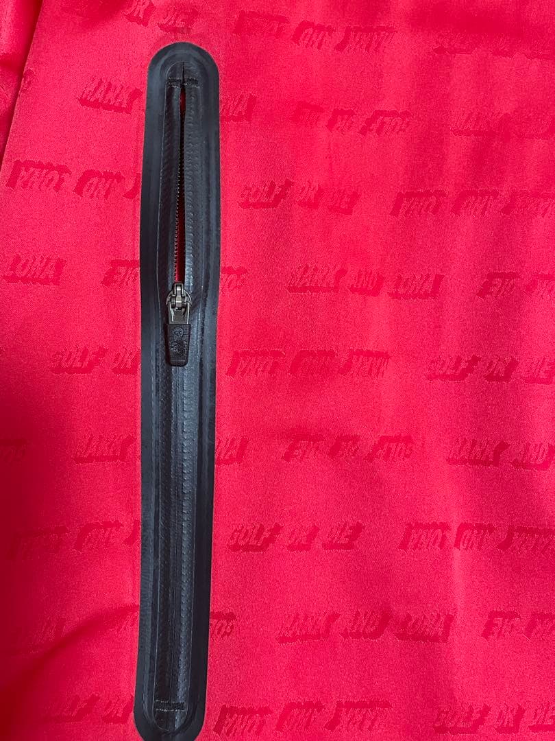 マークアンドロナ　Ｌサイズ MARK & LONA レッド フード付きジャケット