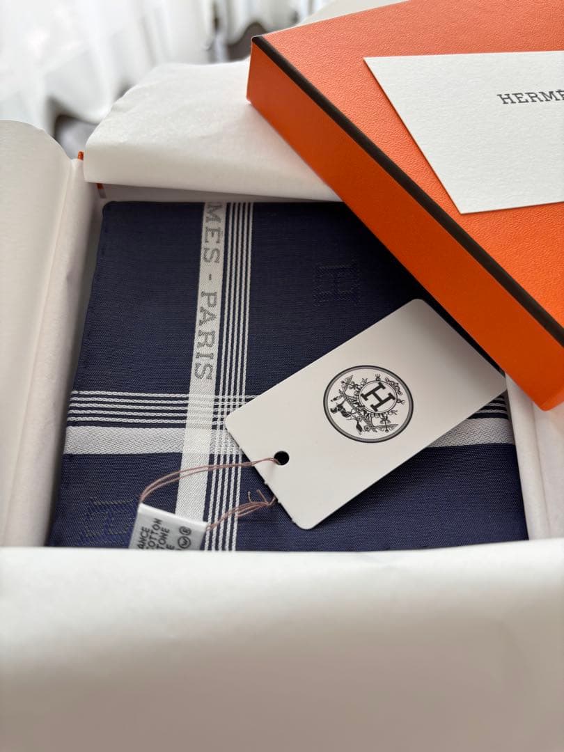 新品エルメス HERMES ハンカチ Hレリーフ ネイビー×ホワイト Hロゴ