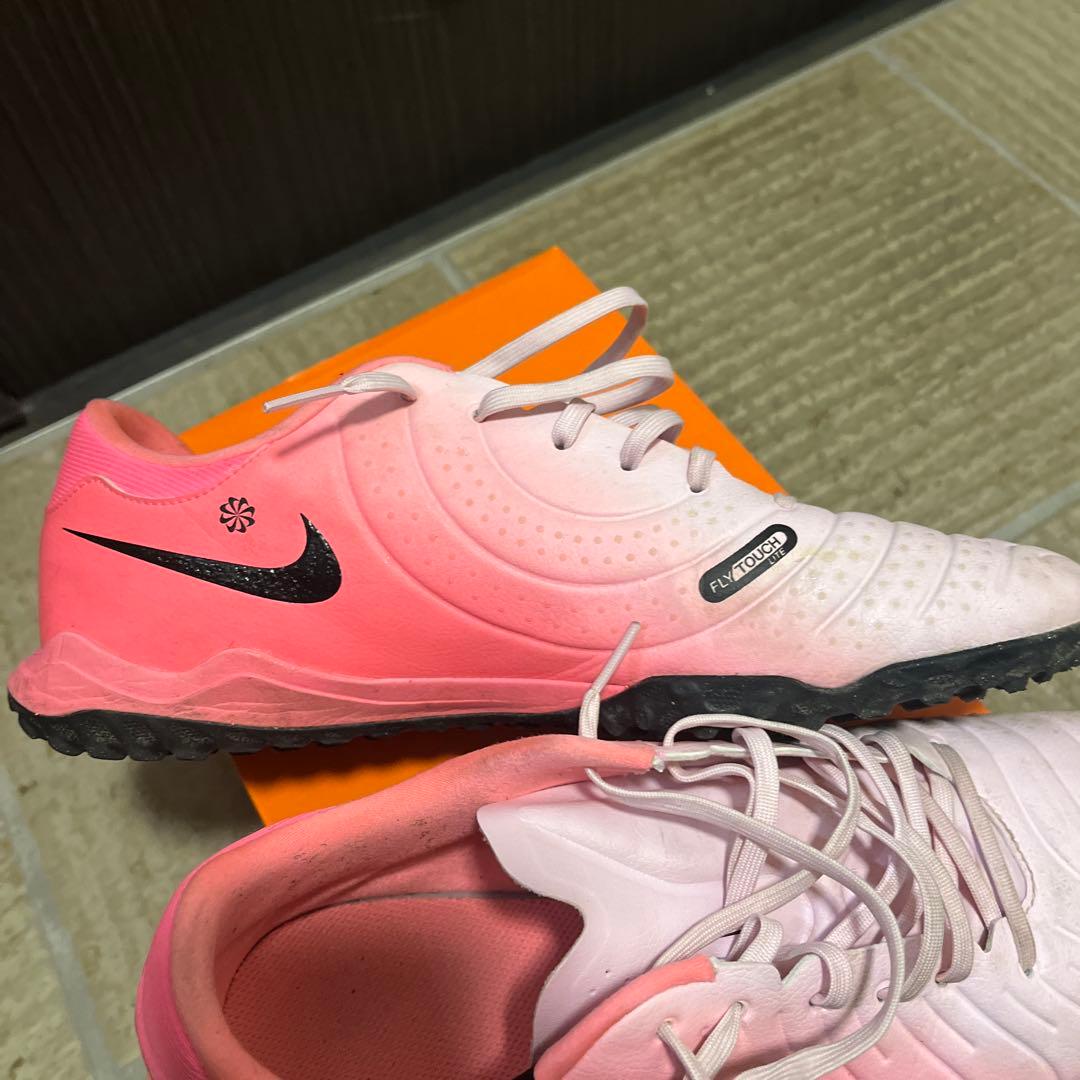 Nike サッカーシューズ ピンク ブラック