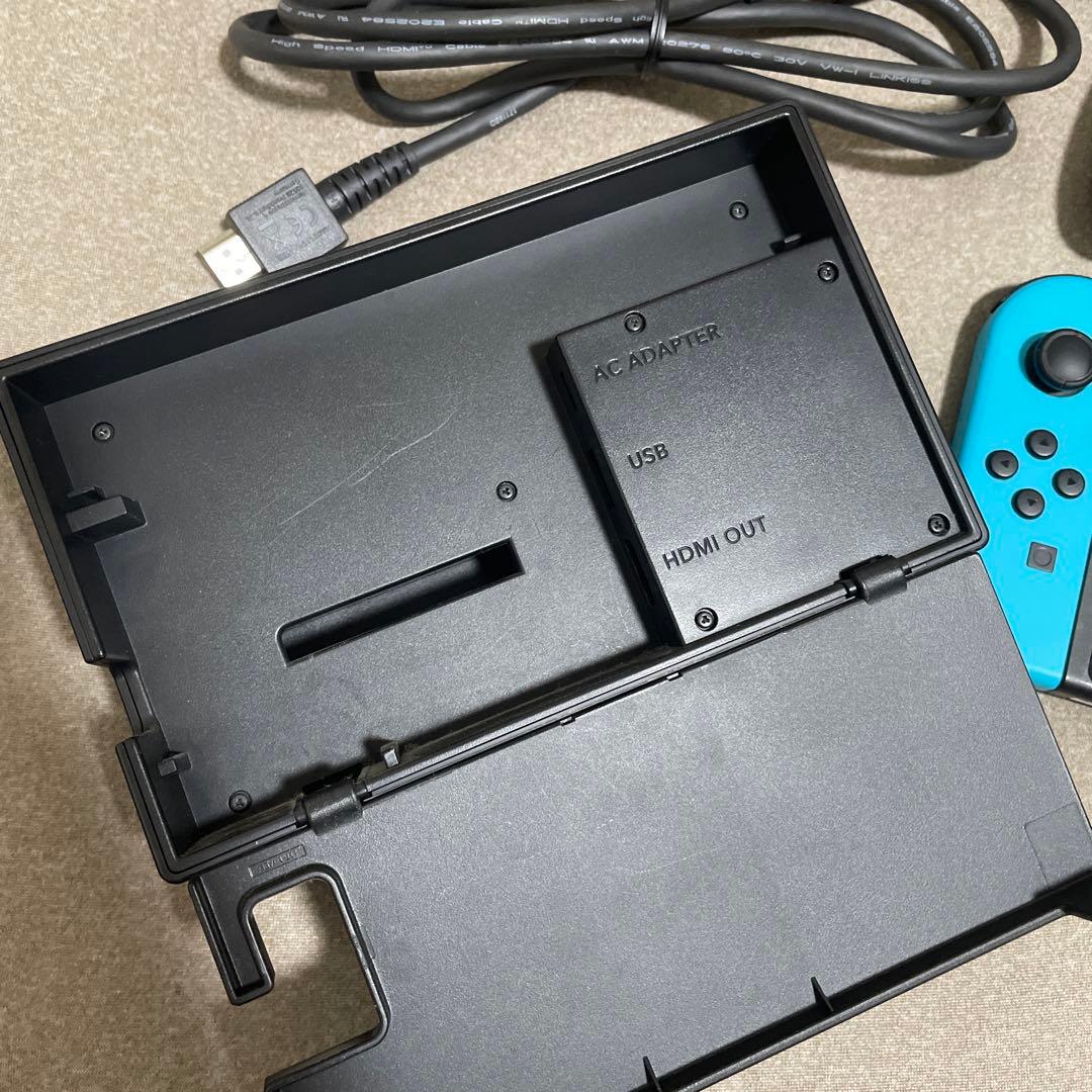 Nintendo Switch本体、ドック、ケーブル、ジョイコン