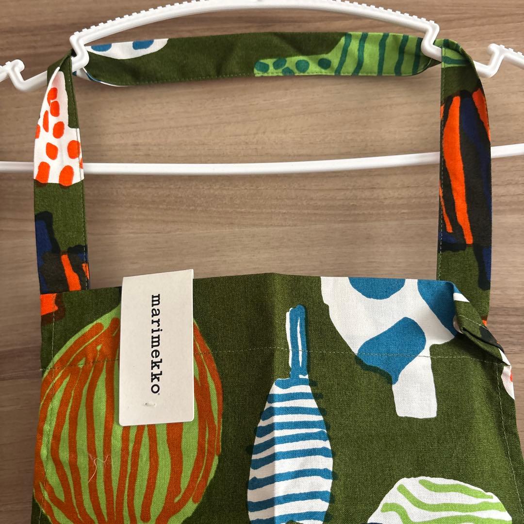 マリメッコ　エプロン　キノコ　新品