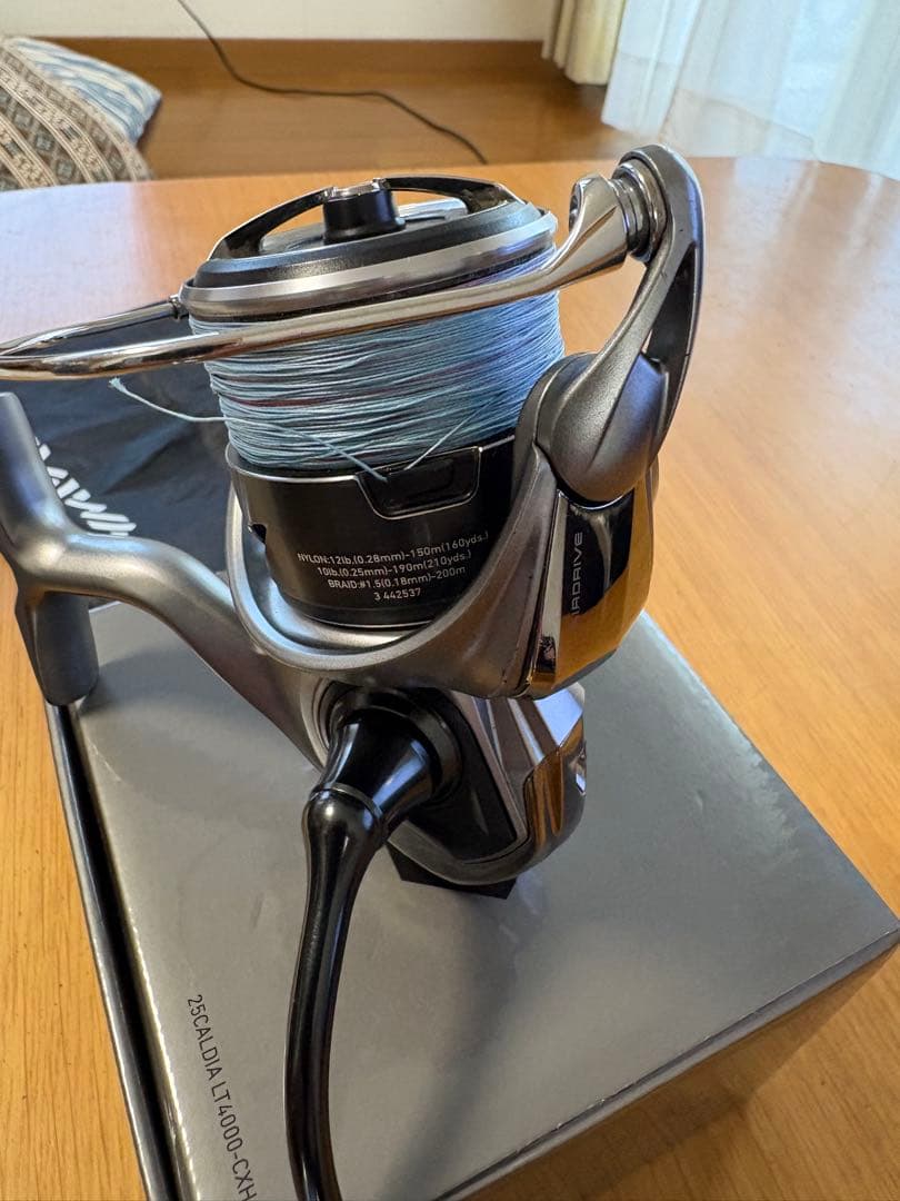 h*4様 DAIWA 25CALDIA LT4000-CXH スピニングリール