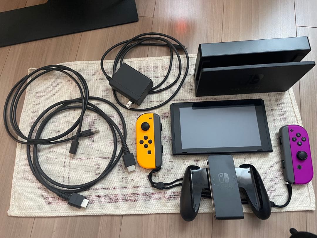 【即日発送】Nintendo Switch 本体 / 純正プロコンモンハンver