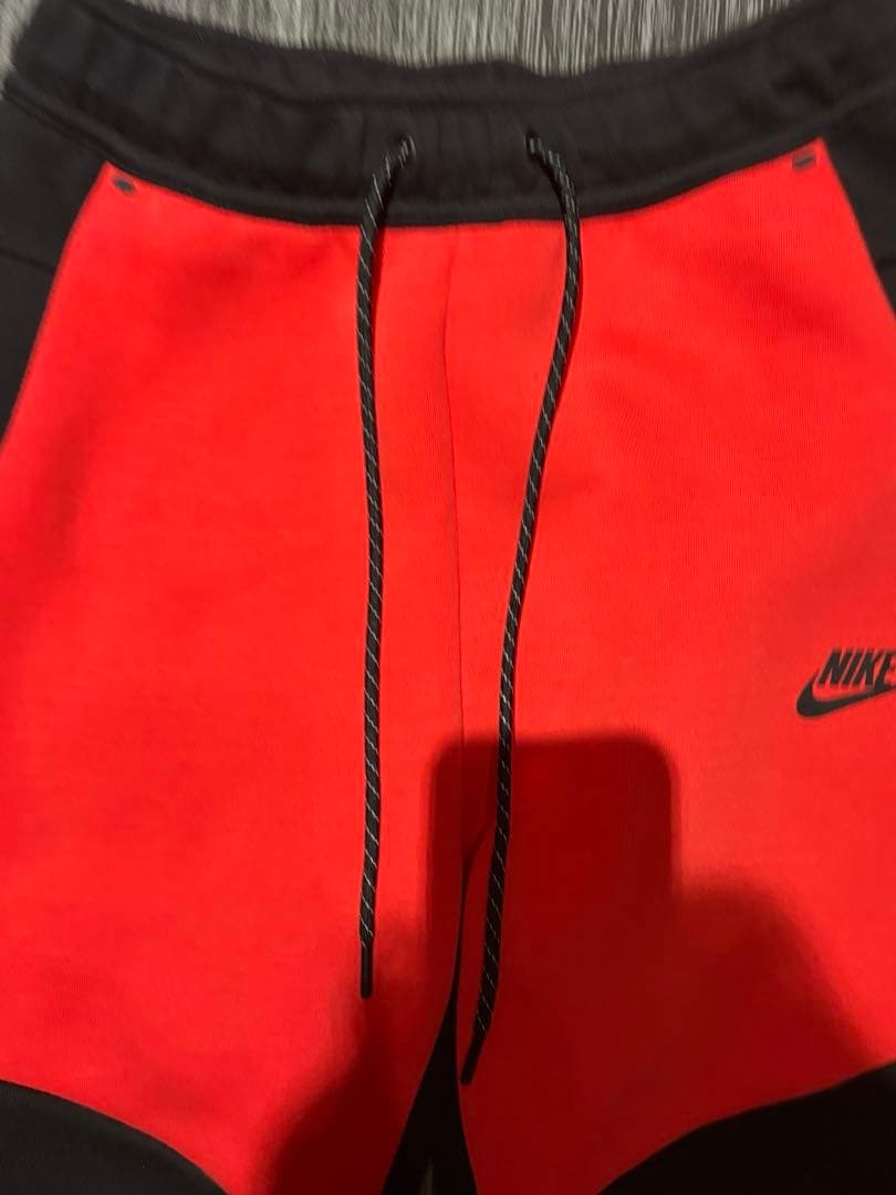 NIKE テックフリース　赤黒　S 正規品　希少品