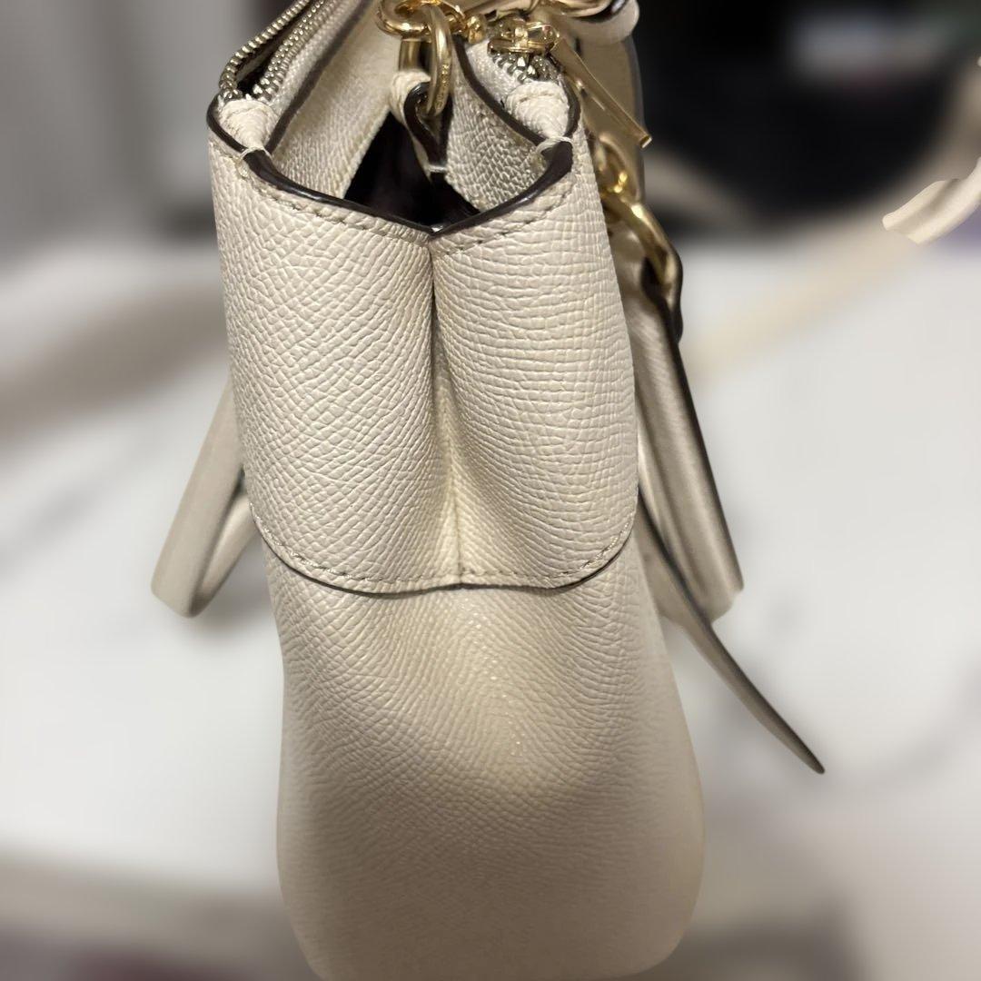 COACH ロゴ入りハンドバッグ ベージュ/ホワイト 中型