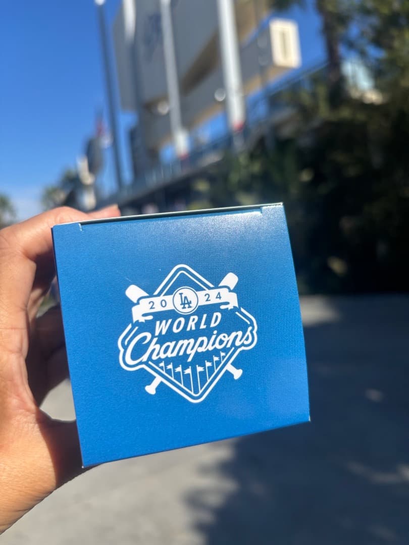 ニ*ス様 残り1 ドジャーススタジアム限定　配布品　ベッツリング　V BTS始球