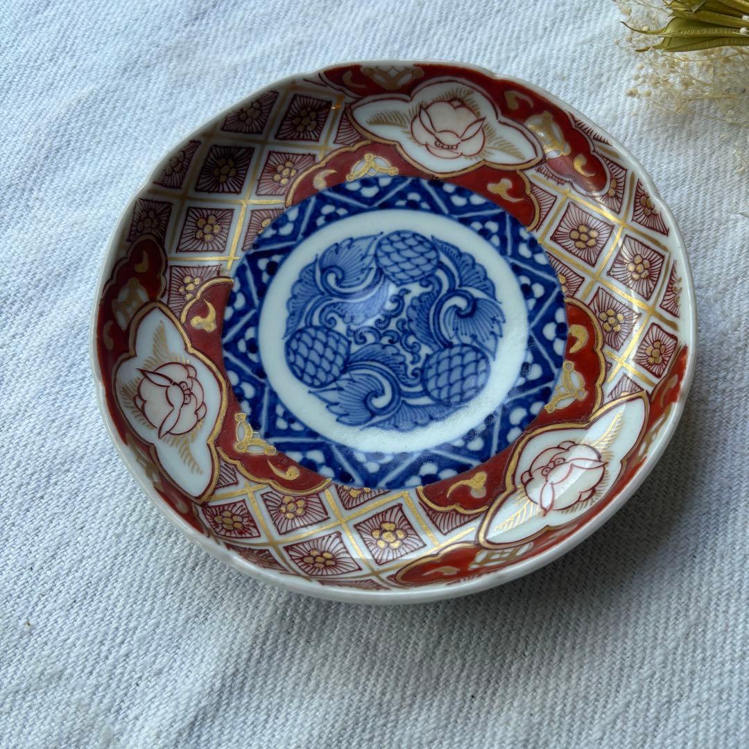 希少！時代　かわいい窓絵うさぎの赤絵金彩大聖寺花菱小皿①（骨董古美術古伊万里兎