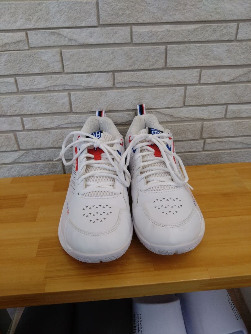 リーニン バドミントンシューズ AYAT005-1Cサイズ27cmおまけ付き！