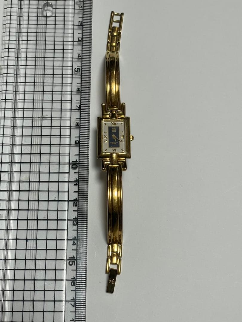 Givenchy ジバンシー 稼働電池交換済み スクエア