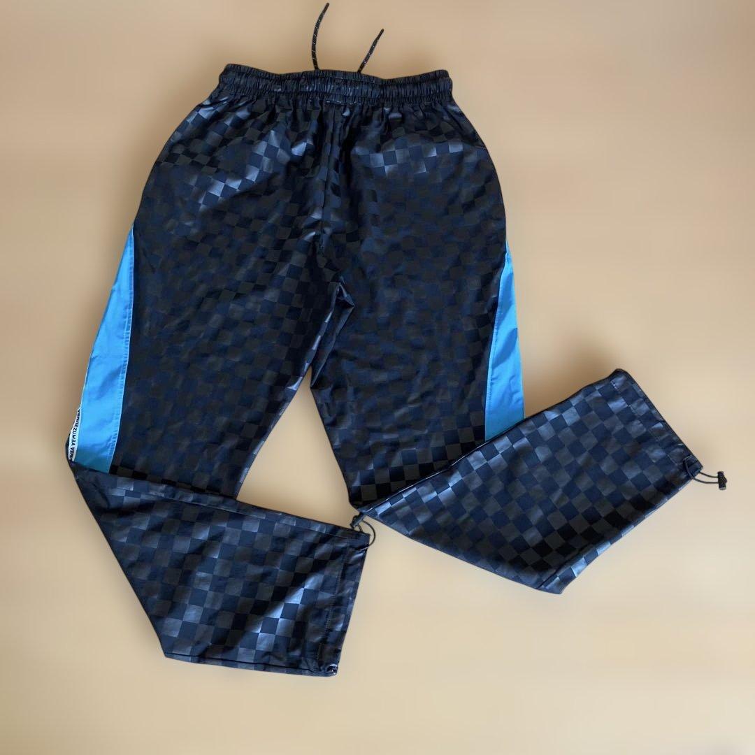 正規　極美品ZUMBAシャカパン