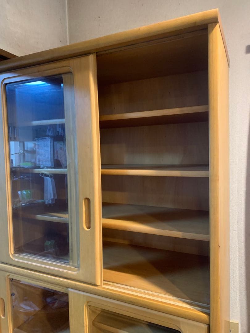 カリモク　木製 食器棚 ガラス扉付き