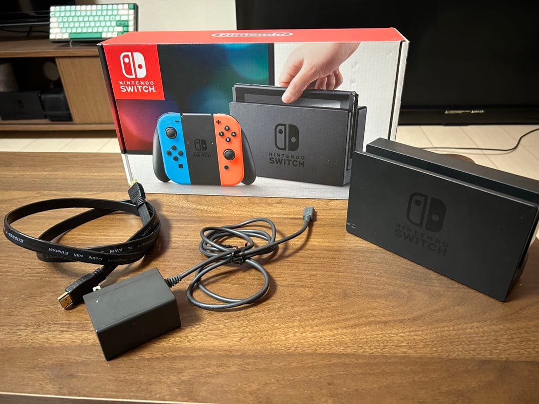 任天堂　Switch 本体+プロコントローラー