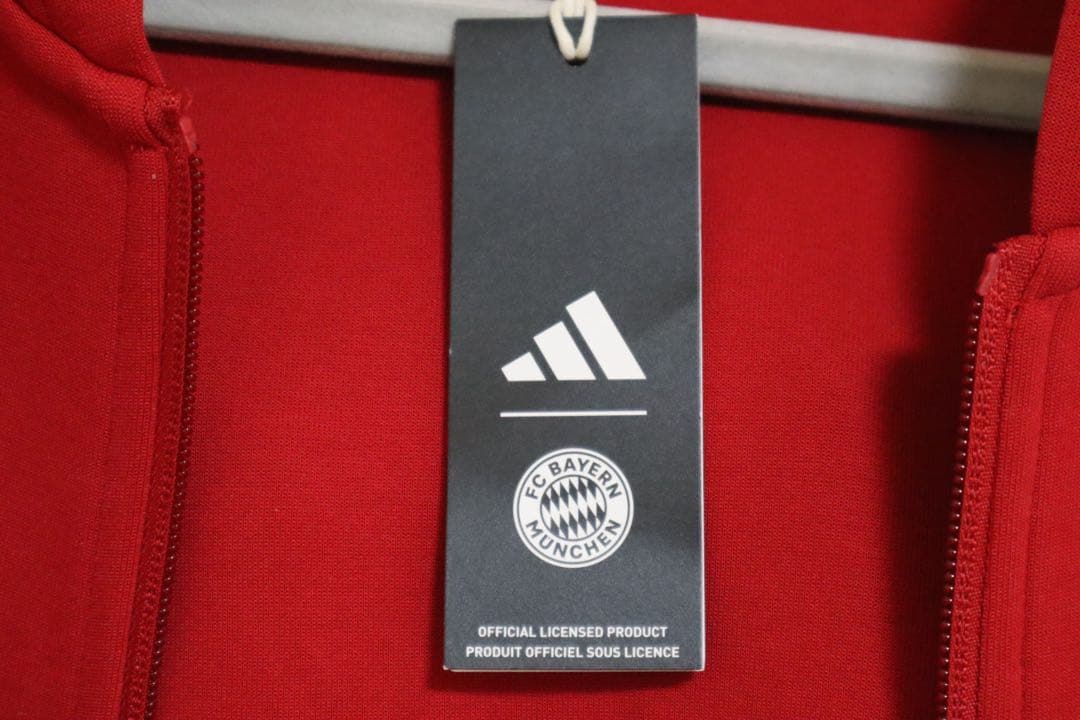 新品 アディダス　adidas サッカー FCバイエルン アンセムジャケット