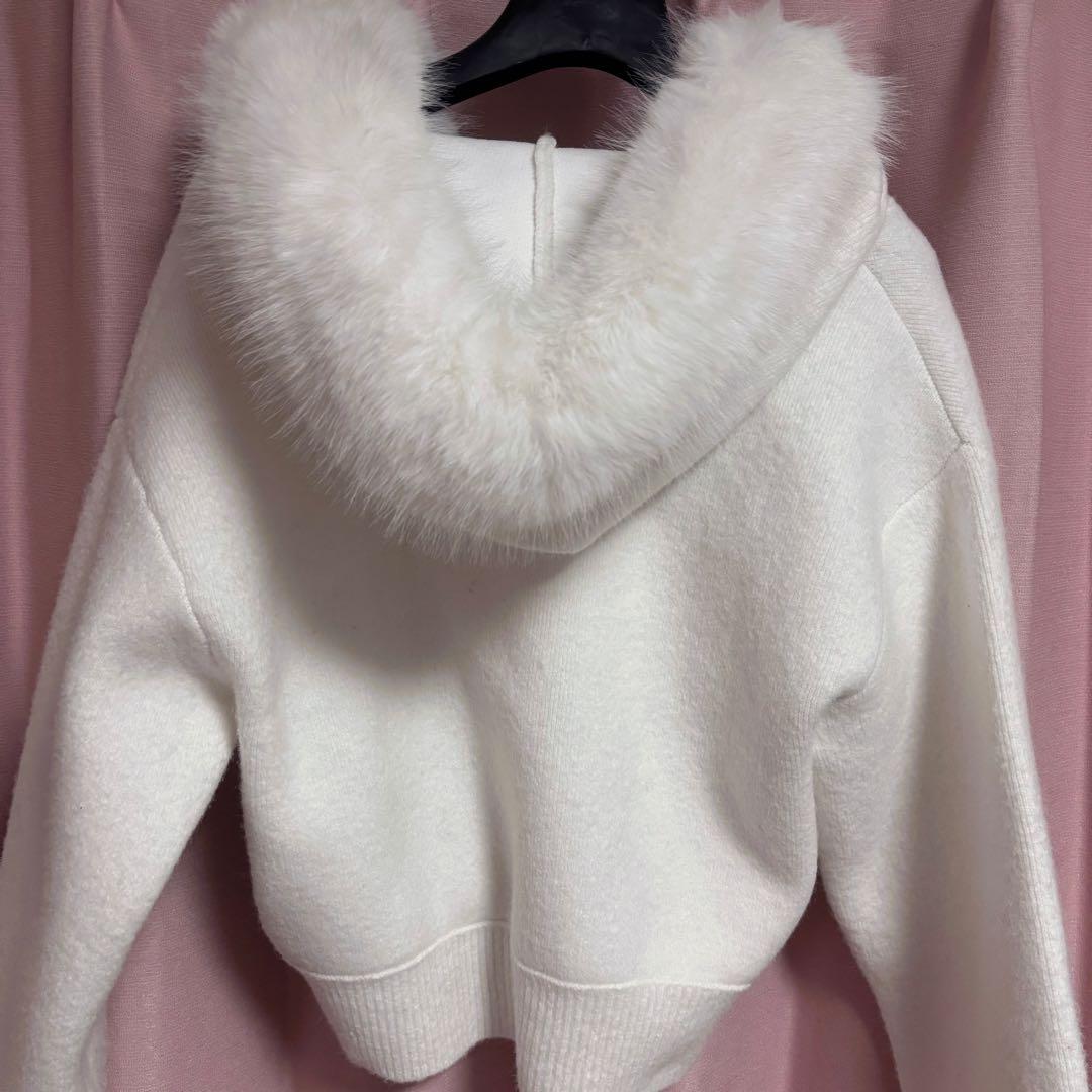 SNIDEL Sustainableファー付きニットパーカー