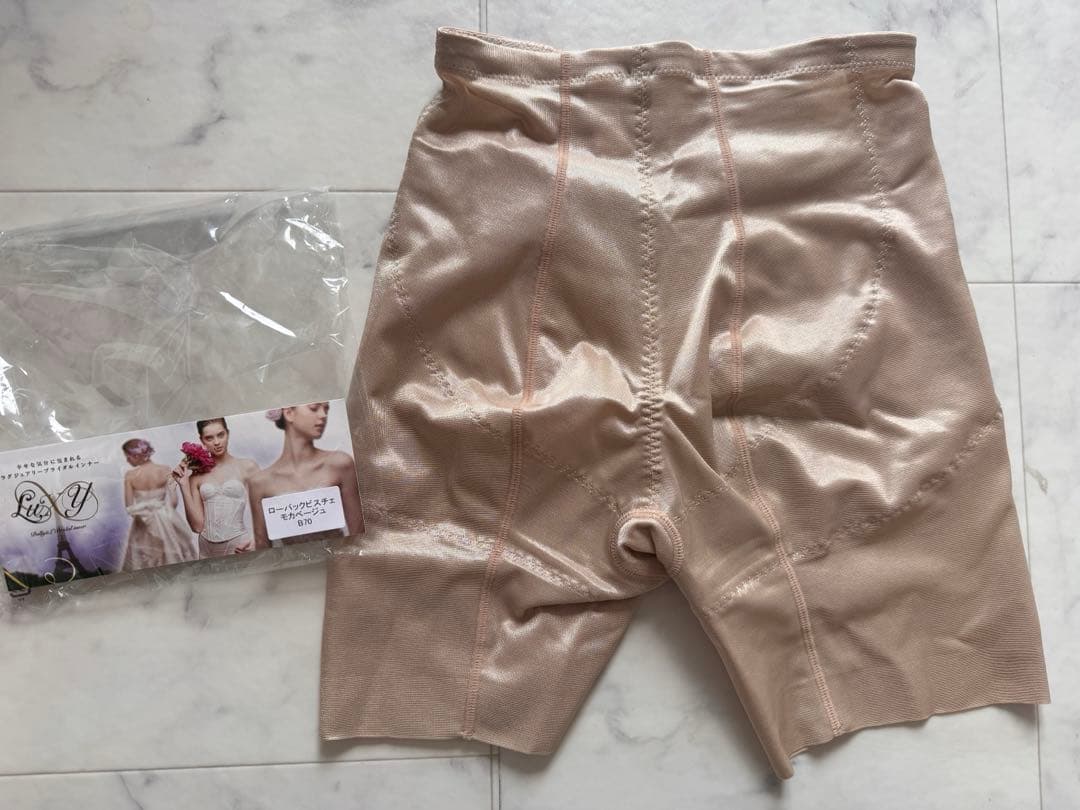 結婚式で使用 ローバックビスチェ(B70)とガードル(M)