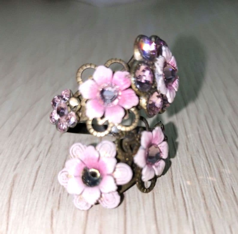 ミハエルネグリン　お花のらせんリング　ピンク　フリーサイズ