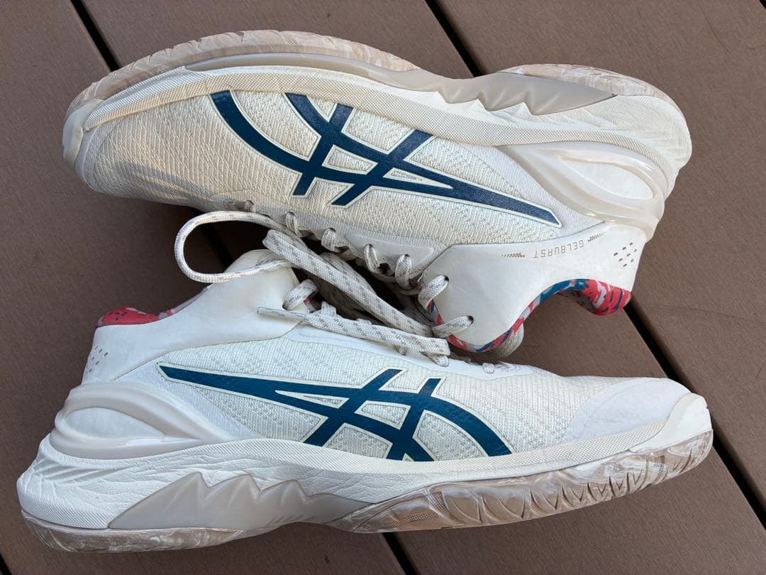 大赤字　限定カラー　アシックス　ゲルバースト28 アイボリー　26.5センチ