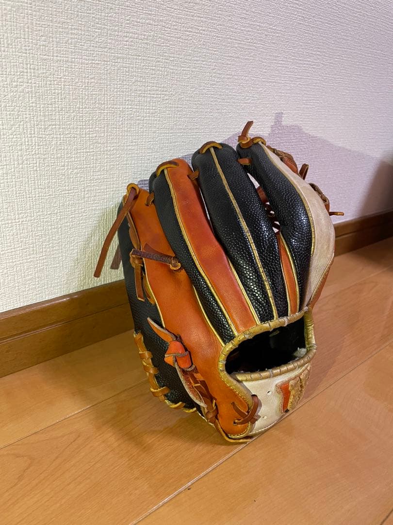 那*覇様 ウィルソン　軟式グローブ オレンジ 黒 白