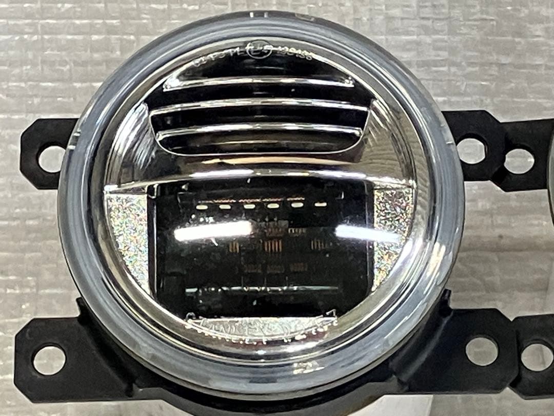 ♦︎ダイハツ★タントカスタムLA600S純正オプション LEDフォグランプ★