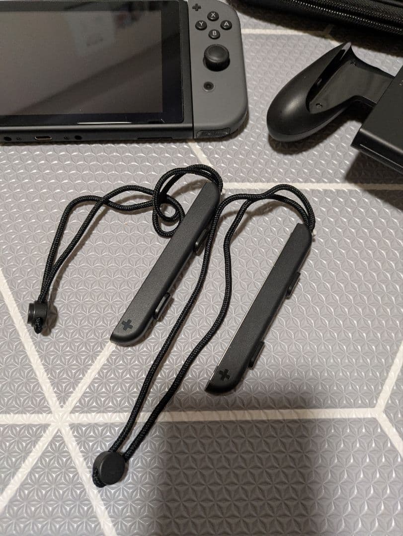 Nintendo Switch 本体 グレー 　2022年購入　ケース付き