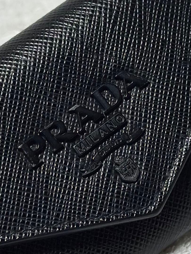 PRADA プラダ キーケース 4連 サフィアーノ レザー 黒 ブラック