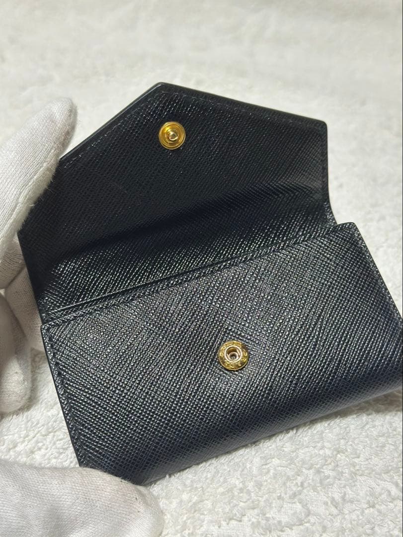 PRADA プラダ キーケース 4連 サフィアーノ レザー 黒 ブラック