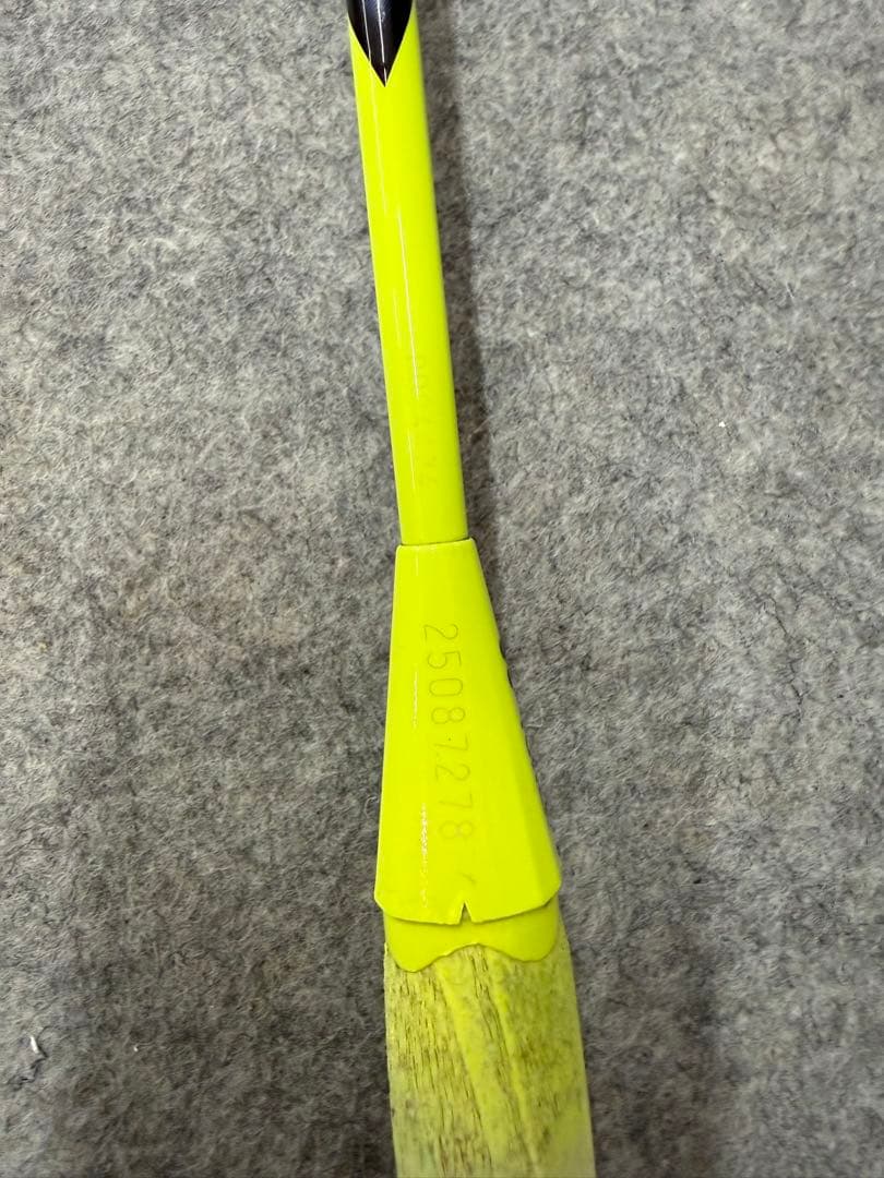 バドミントンラケット イエロー ブラック