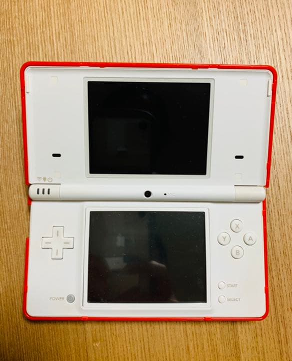 ニンテンドーDS本体　& 人気ソフト5つとカバー付き