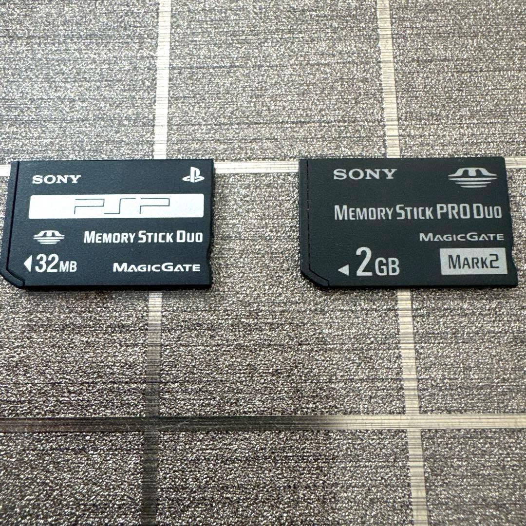 SONY PSP1000 本体　ソフト３本　充電器　メモリースティック2枚セット