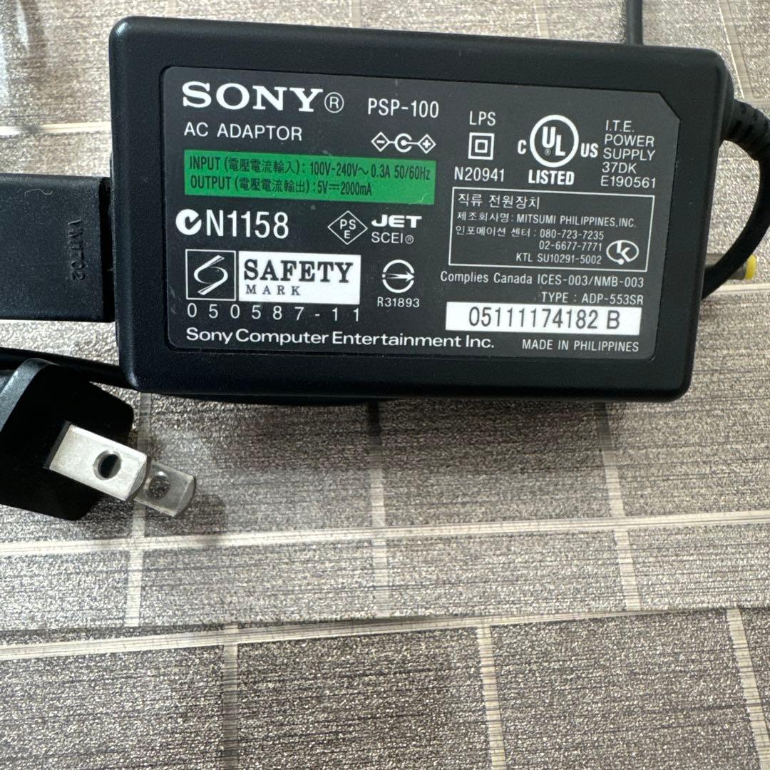 SONY PSP1000 本体　ソフト３本　充電器　メモリースティック2枚セット