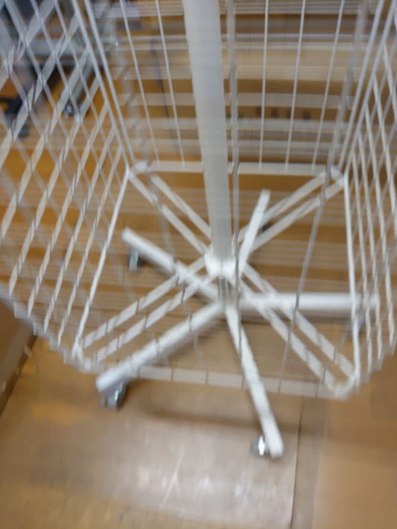 東京都八王子市での手渡しのみ 4面回転ネット什器　メッシュ ディスプレイ