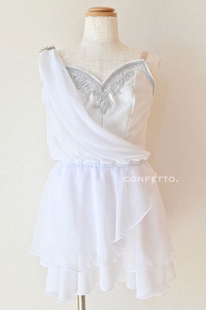 【新品】バレエ衣装　4号 130 140 衣装　白　キューピッド　タリスマン